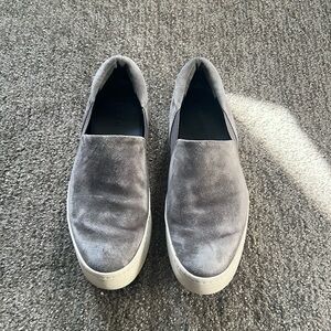 Vince Warren Platform Sneaker Shoe Women 7.5 Gray Suede Leather Slip On Casual